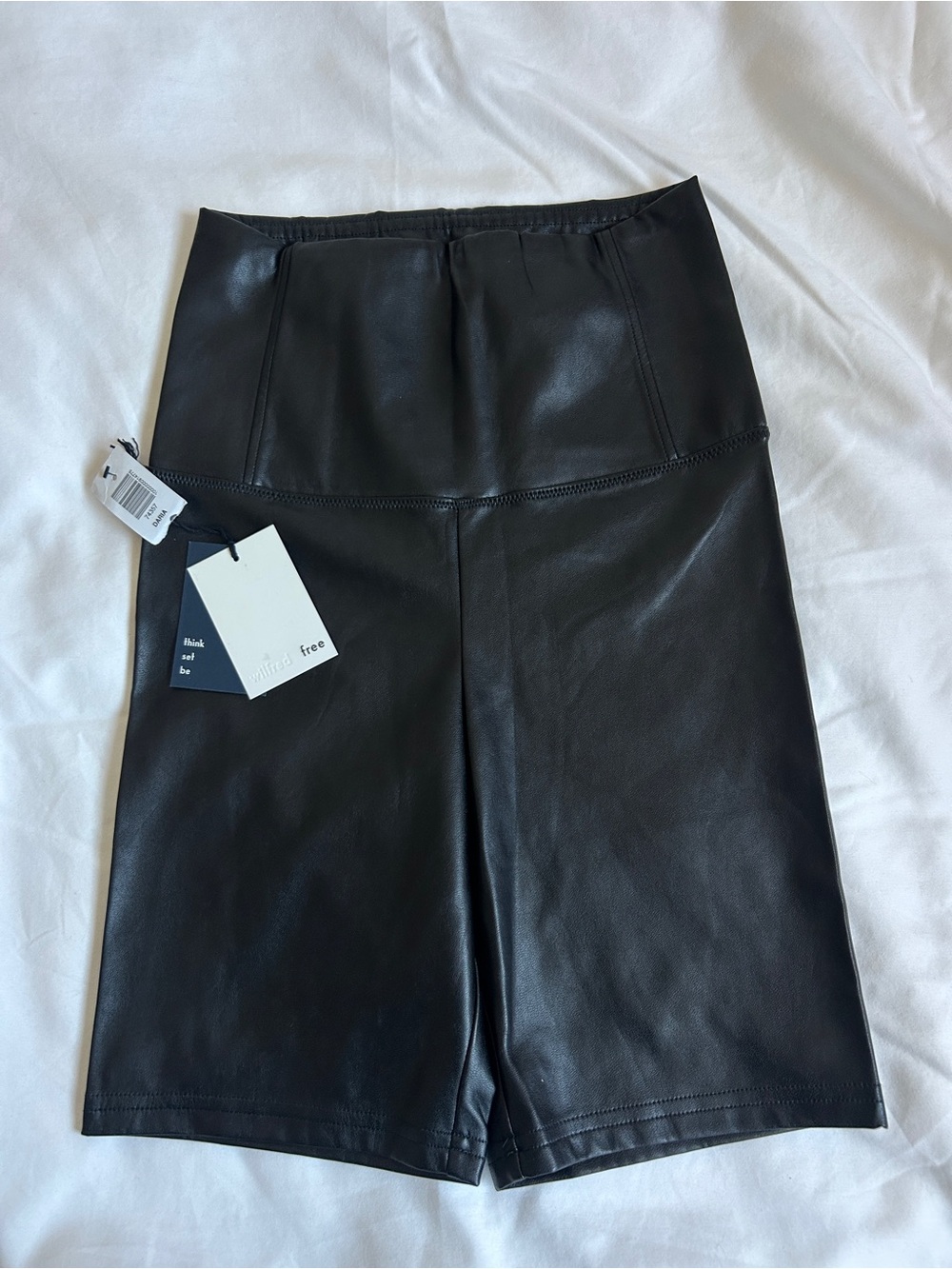 NWT Wilfred. Daria High-Rise Faux Leather Black Bike Shorts in XS